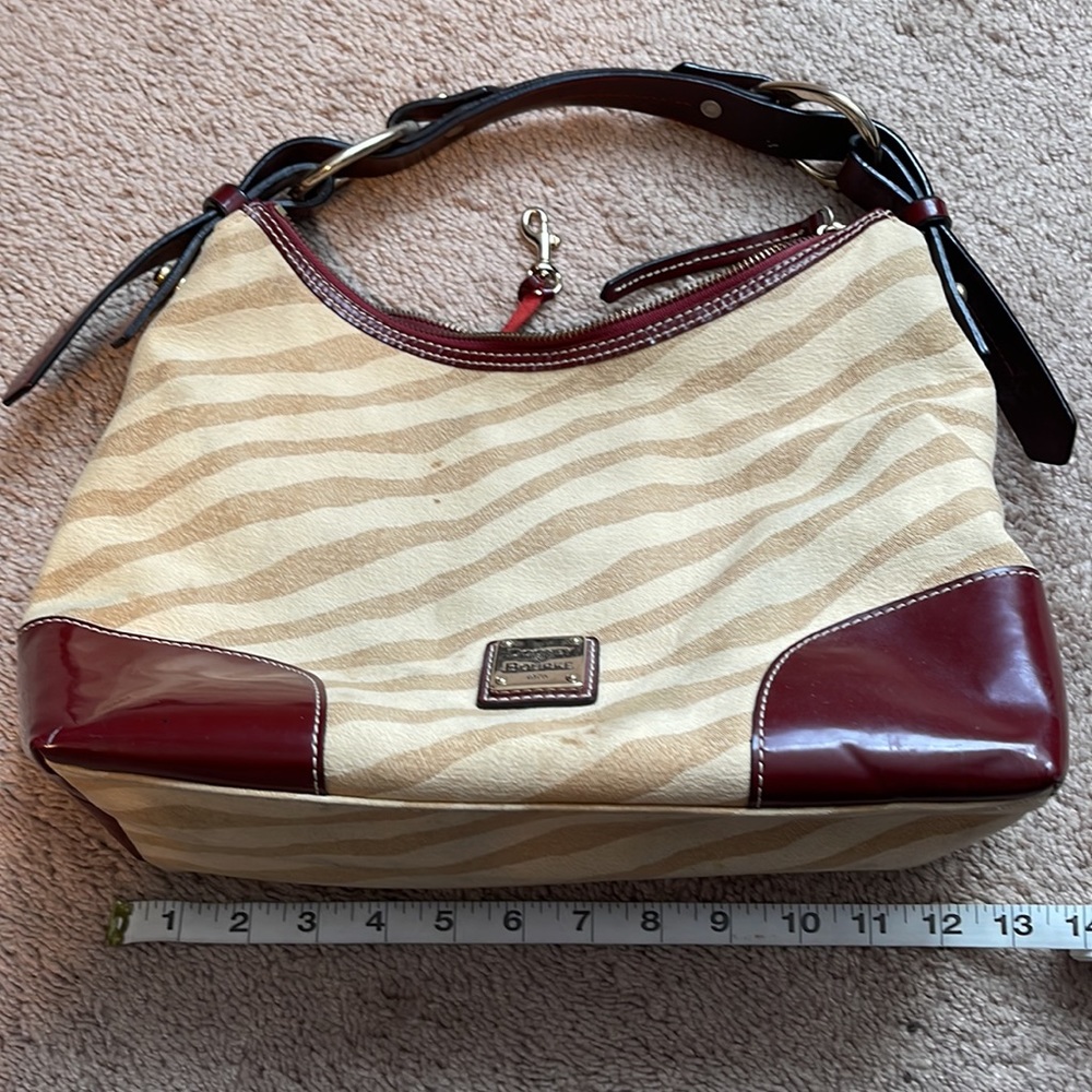 Dooney & Bourke Large Nikki Hobo bag. - Picture 9 of 16